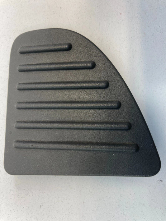 2004-2008 FORD F-150 FRONT PASSENGER HEADREST INNER BEZEL TRIM COVER OEM 580698