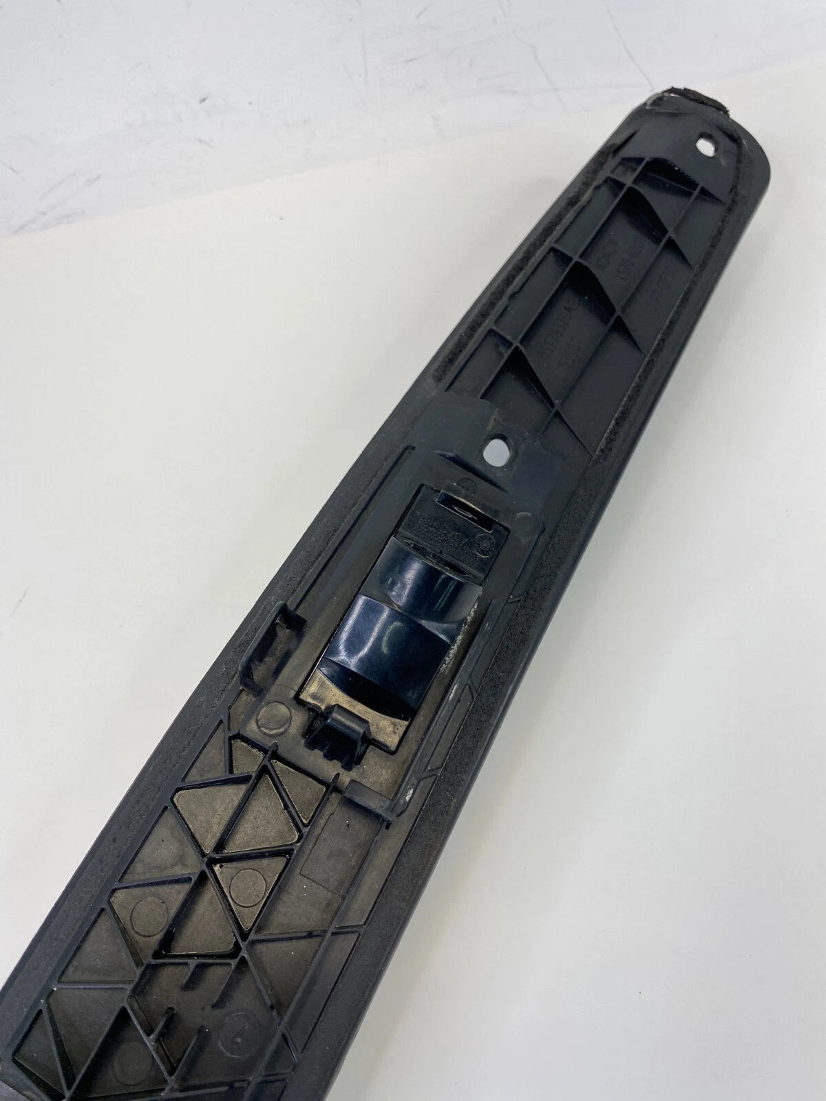 2009 2010 DODGE JOURNEY REAR TRUNK LID LICENSE W/ LAMP LIGHT MOLDING 05178320AE