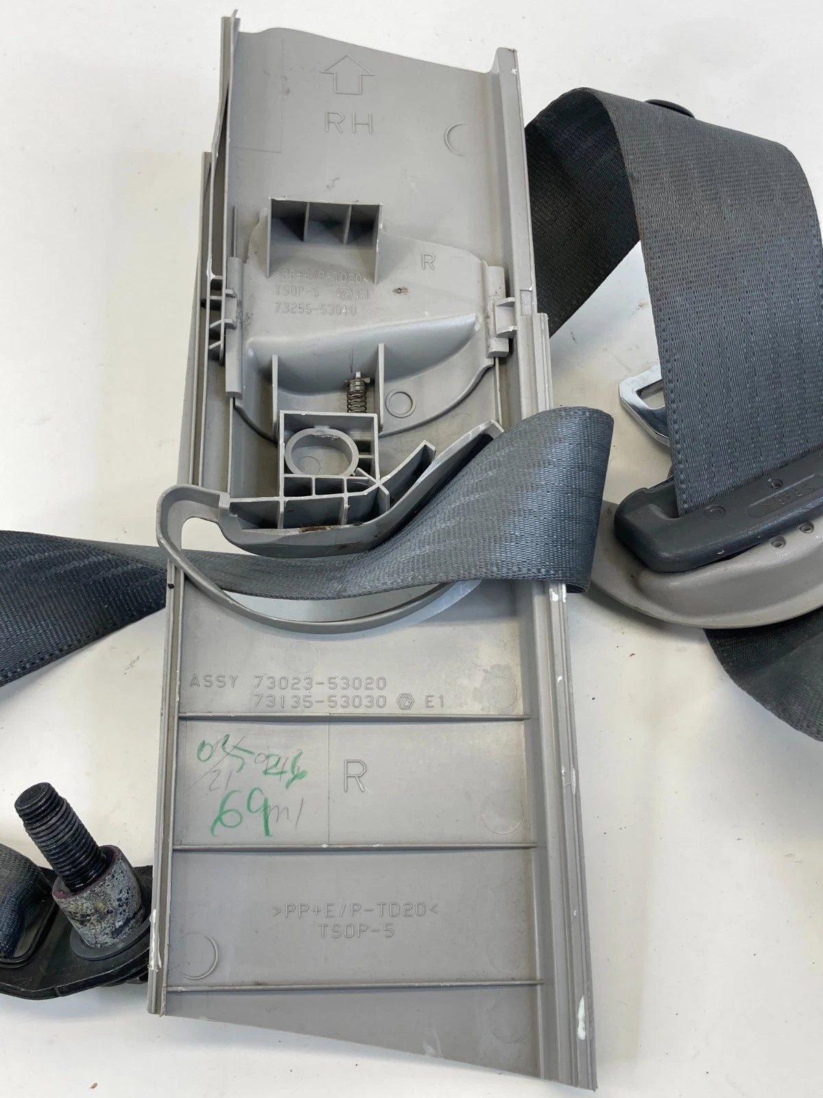 2010-2013 TOYOTA PRIUS FRONT RIGHT SEAT BELT RETRACTOR ASSY 7S1030-P OEM