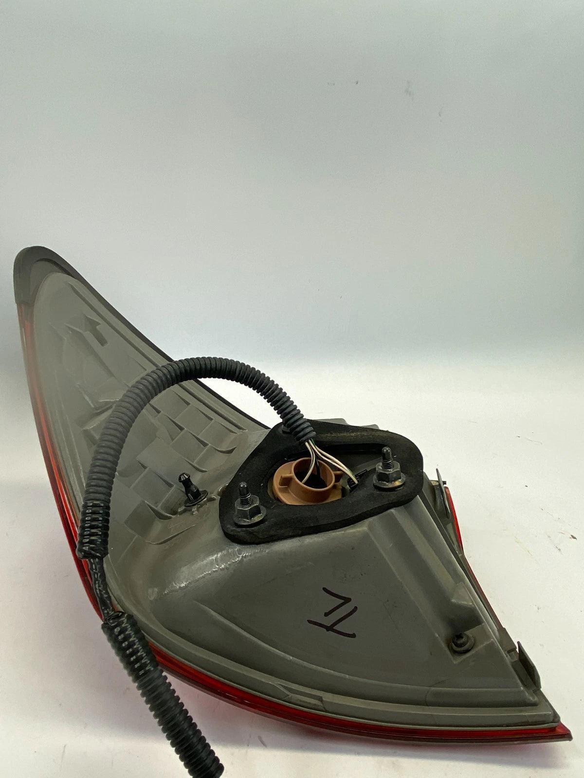 2009 2010 LEXUS IS250 SEDAN REAR RIGHT OUTER TAILLIGHT TAIL LIGHT LAMP OEM
