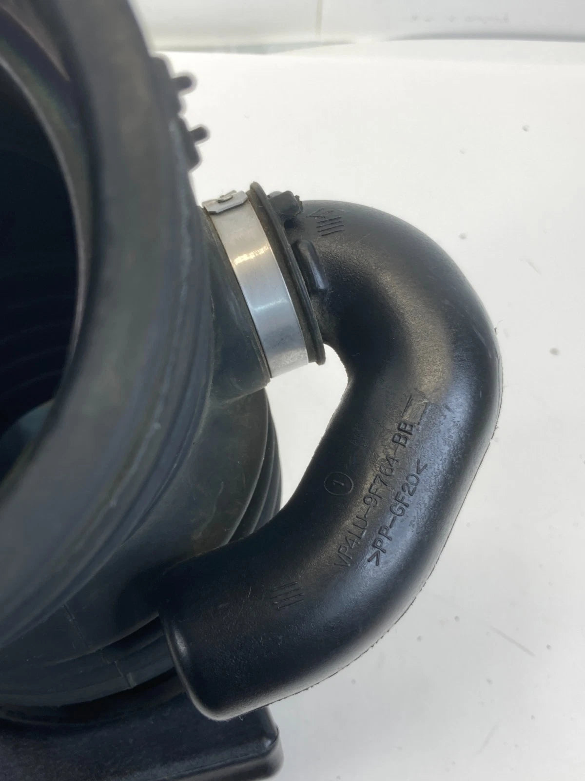 04 05 FORD EXPLORER 4.0L A/T AIR CLEANER RESONATOR HOSE DUCT TUBE VP4LU-9F764-BB