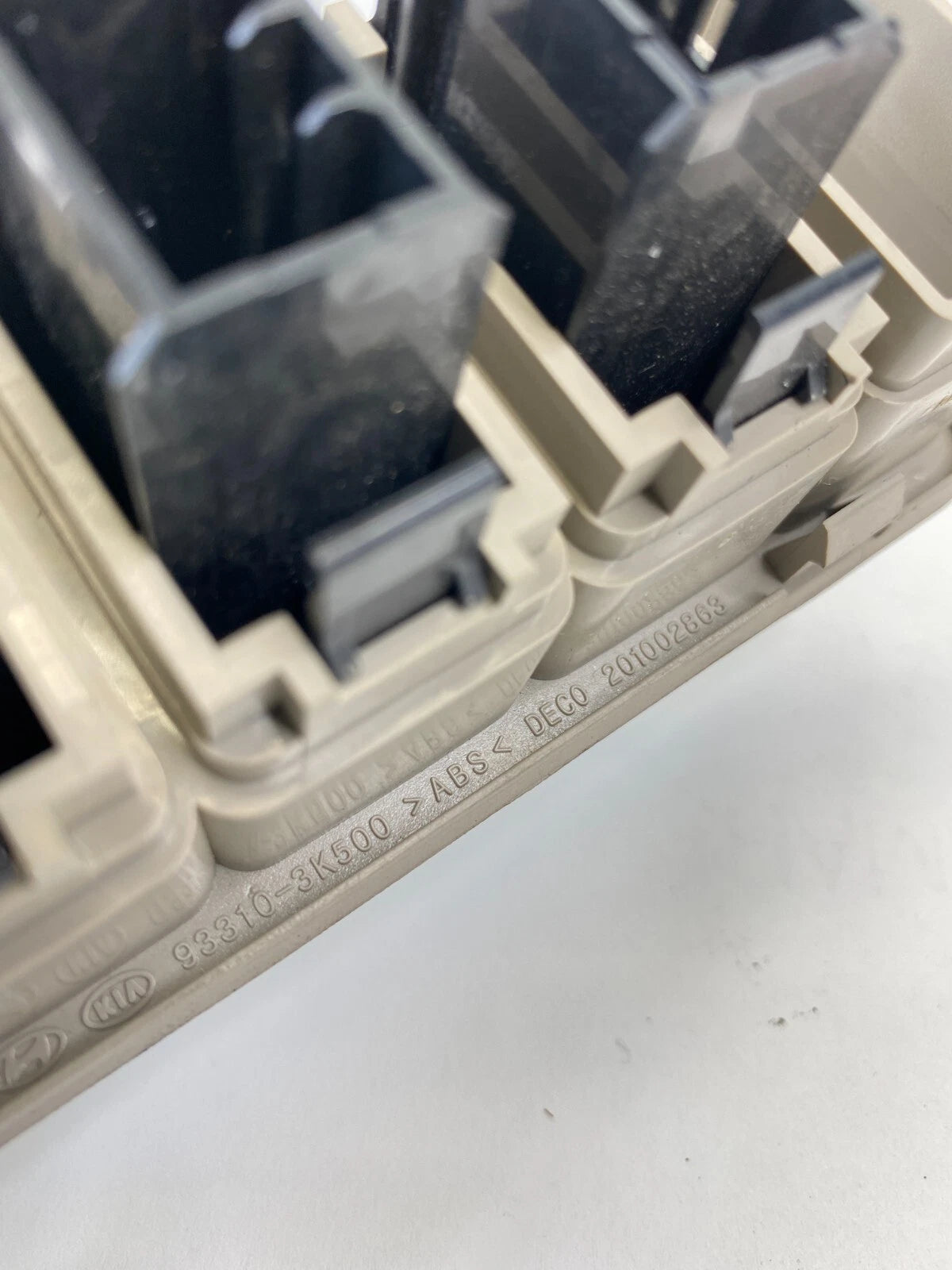 2006 2007 2008 HYUNDAI SONATA DIMMER LIGHT SWITCH COVER BEZEL TRIM 93300-3K520