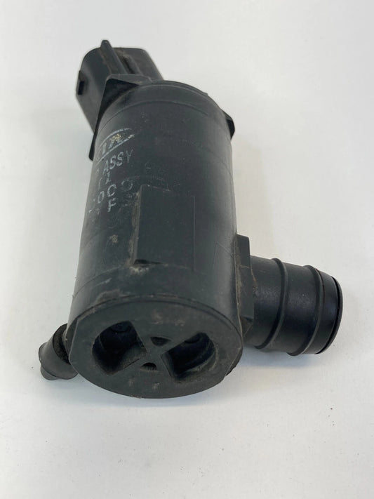 2006-2011 HYUNDAI ACCENT SEDAN FRONT WINDSHIELD WASHER FLUID PUMP ASSEMBLY OEM