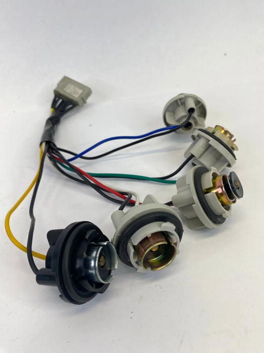 1999-2005 VW JETTA REAR TAIL LIGHT BULB SOCKET CONNECTOR WIRING HARNESS PLUG OEM