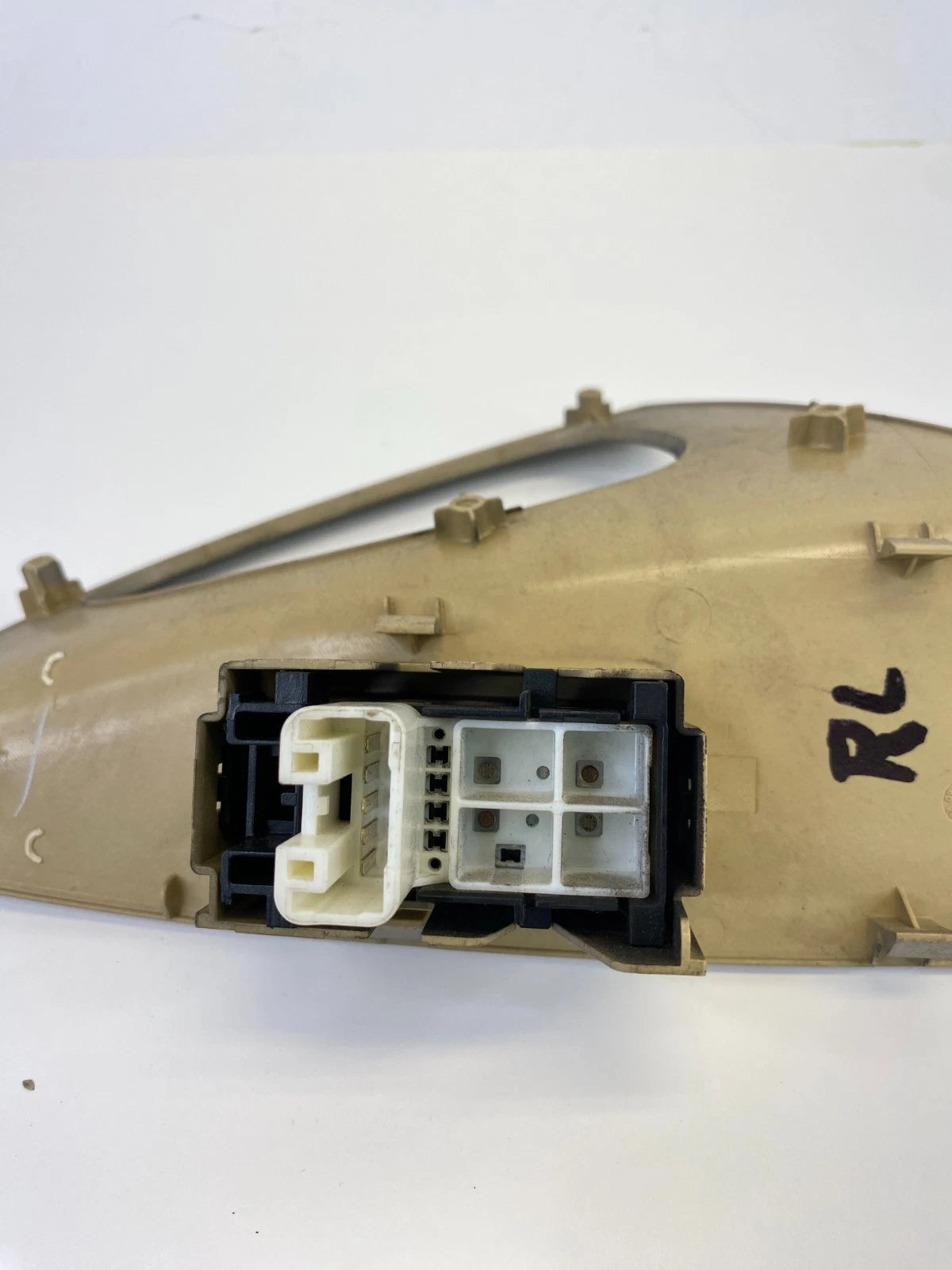 2007-2011 TOYOTA CAMRY REAR LEFT DOOR WINDOW CONTROL SWITCH W/ BEZEL 74272-06130