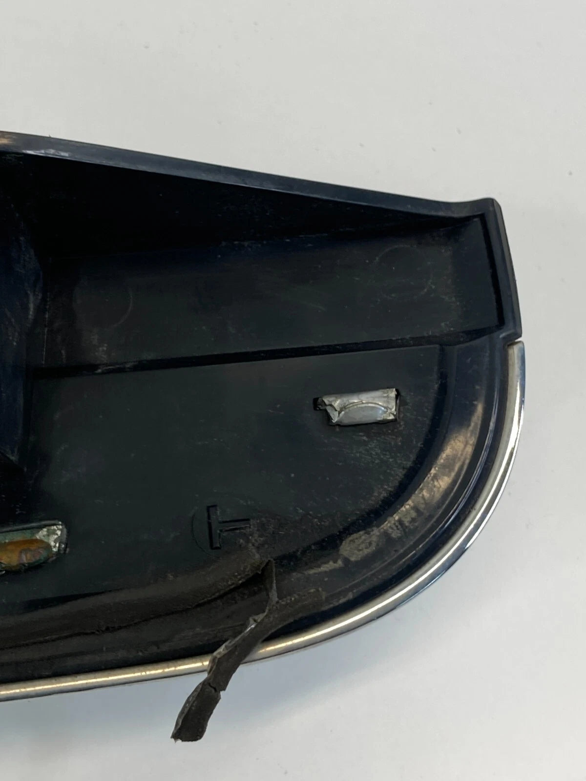 2008-2010 CHRYSLER TOWN & COUNTRY REAR LIFTGATE HANDLE MOLDING TRIM 05109538AC