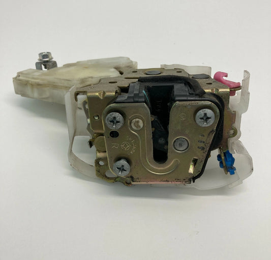 2002-2007 SUBARU IMPREZA SEDAN FRONT RIGHT DOOR LOCK LATCH RELEASE 61100FE000