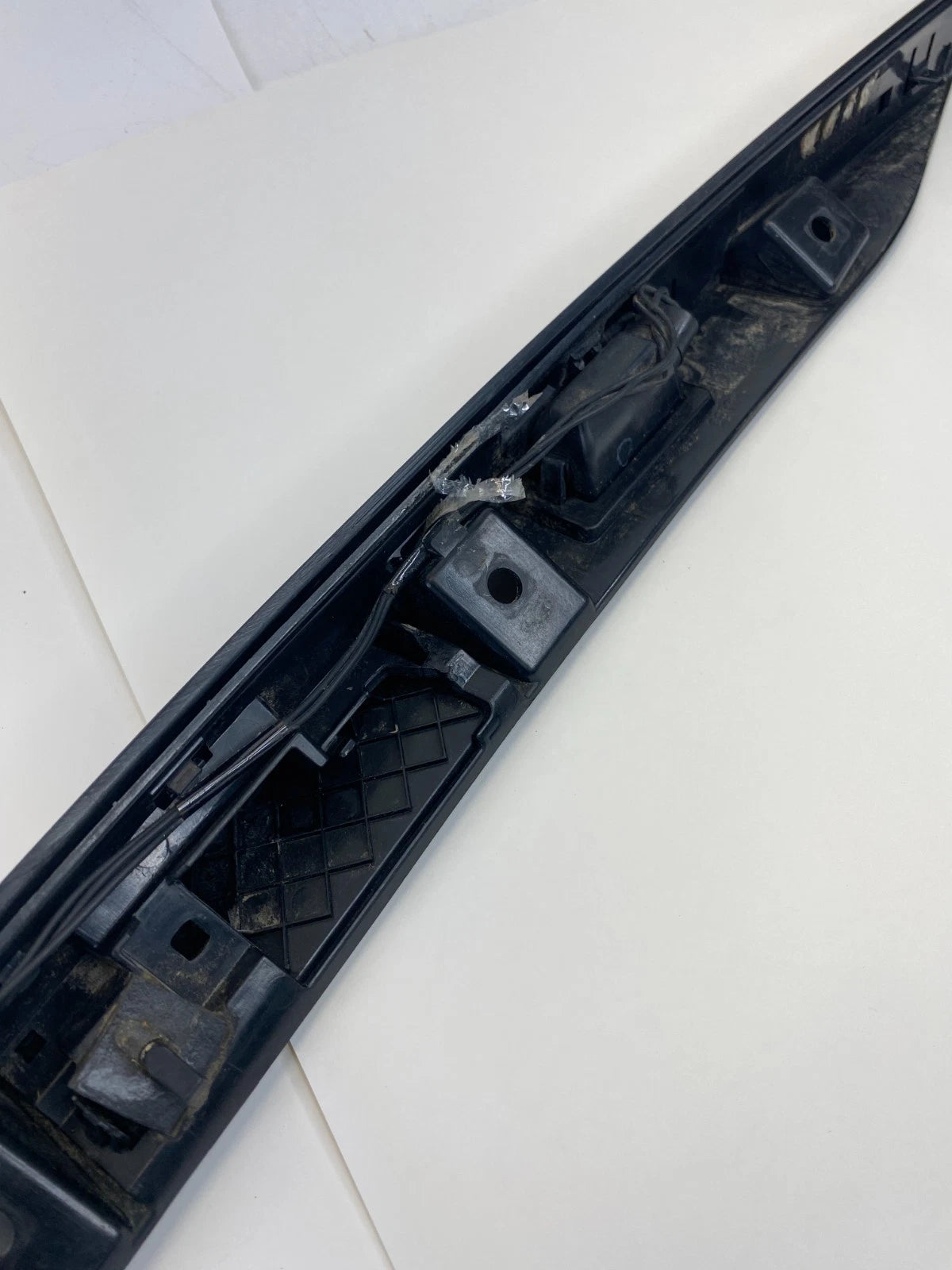 2013-2015 FORD POLICE INTERCEPTOR UTILITY TAILGATE LICENSE PLATE BEZEL TRIM OEM