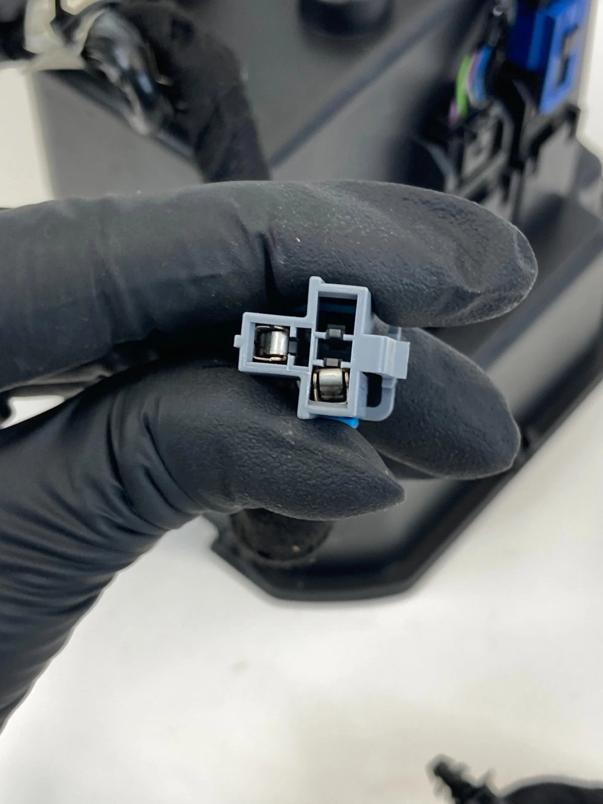 11-16 CHEVY CRUZE CENTER CONSOLE INTERNAL COMPARTMENT BOX W/ AUX USB PORT OEM