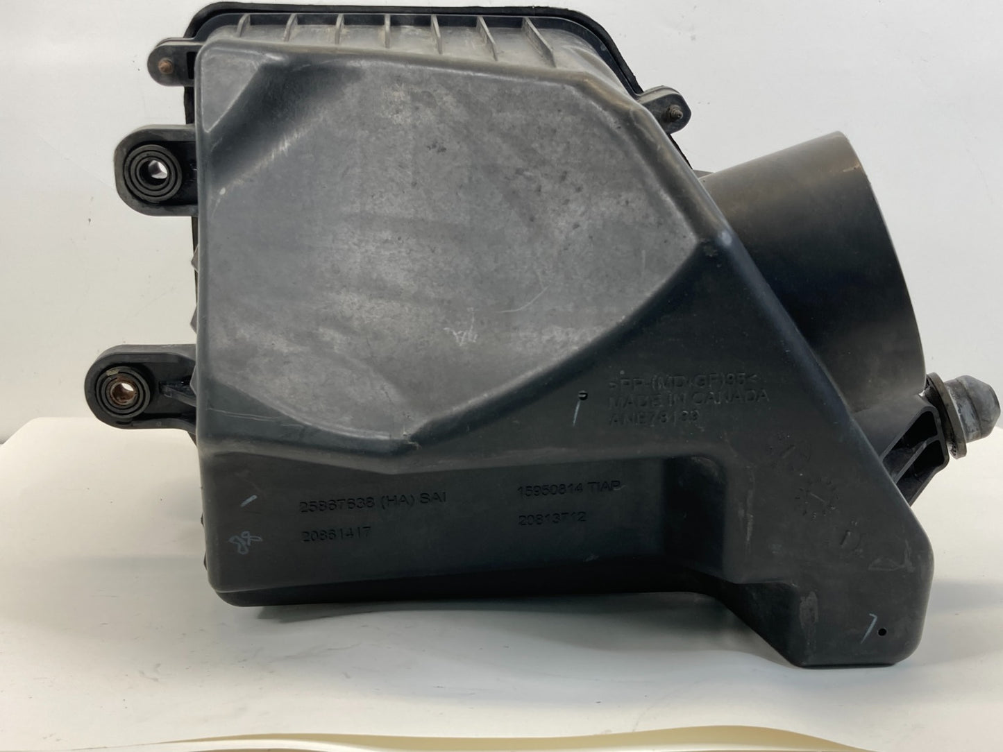 2012-2015 Chevy Equinox 12-17 GMC Terrain 2.4 Air Box Intake Cleaner Box Assy