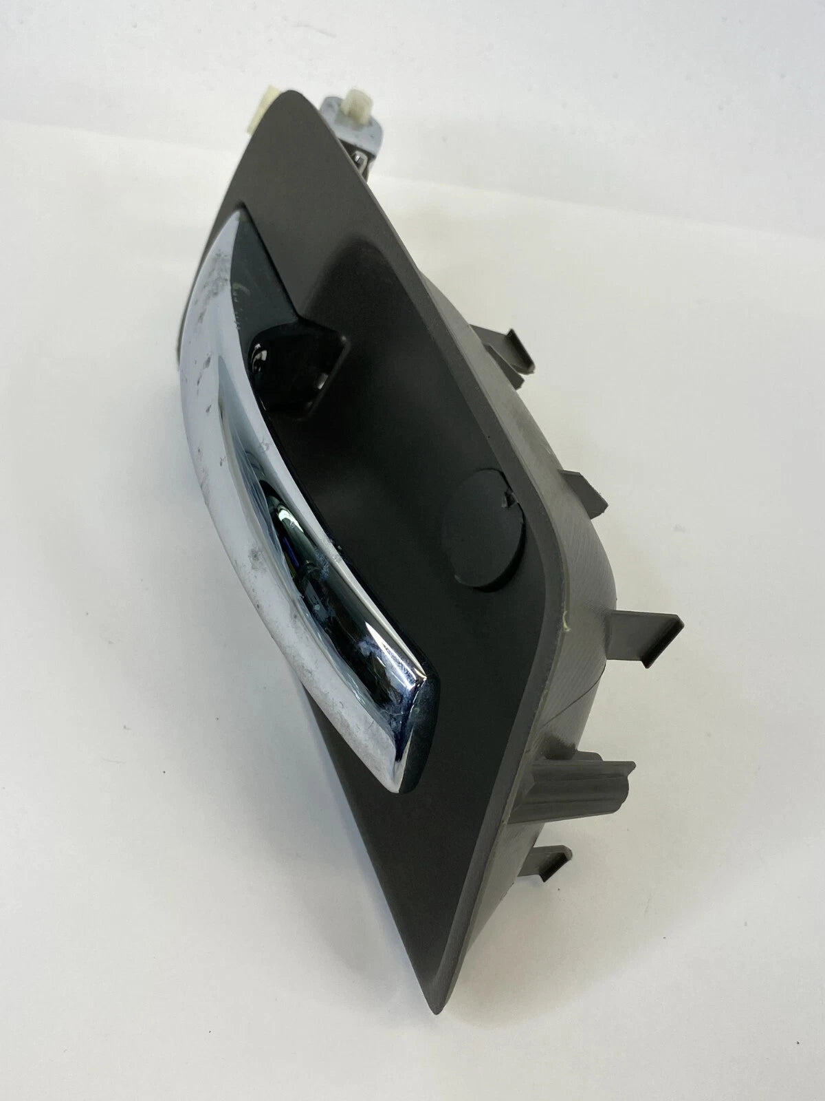2005-2010 CHRYSLER 300 SEDAN 4-DR 3.5L FRONT RIGHT DOOR INNER HANDLE 1000106666