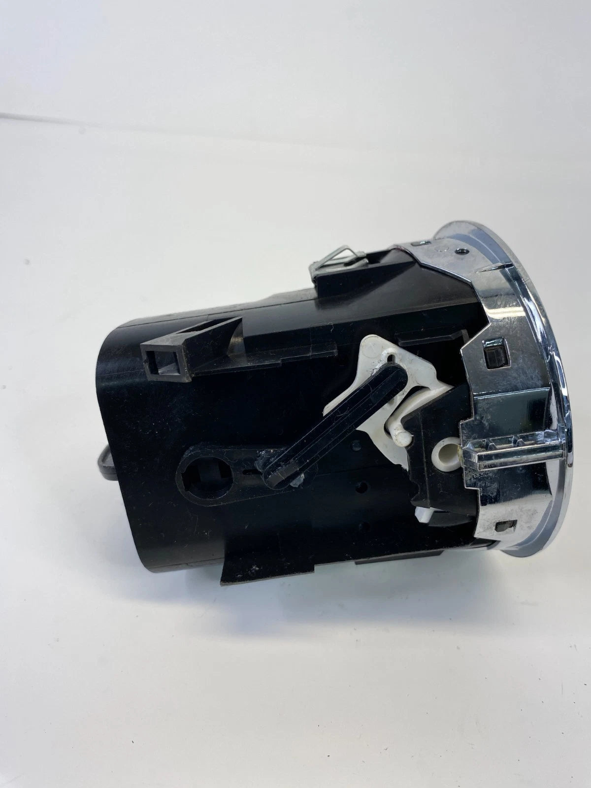 2012 2013 2014 2015 FIAT 500 DASH A/C HEATEER AIR VENT DRIVER OR PASSENGER