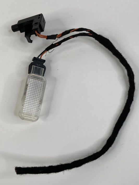 1998-2010 VOLKSWAGEN BEETLE GLOVE BOX COUTESY LIGHT LAMP W/ PARKING BRAKE SENSOR