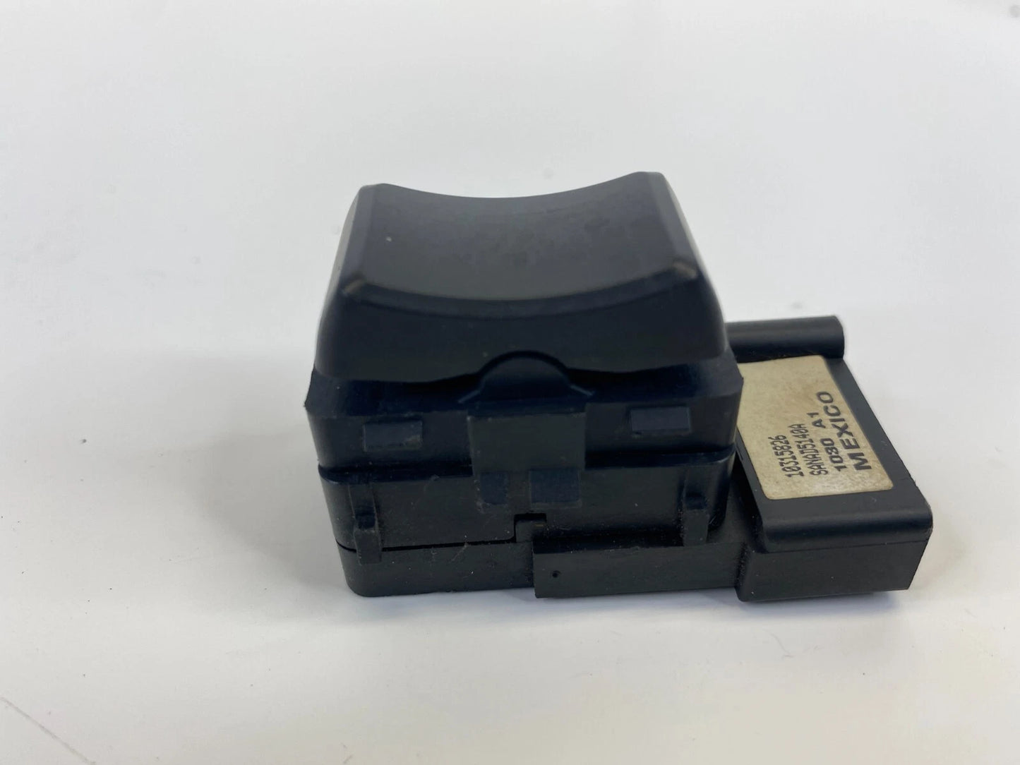2004-2016 CADILLAC SRX FRONT RIGHT SEAT POWER LUMBAR CONTROL SWITCH 10315826