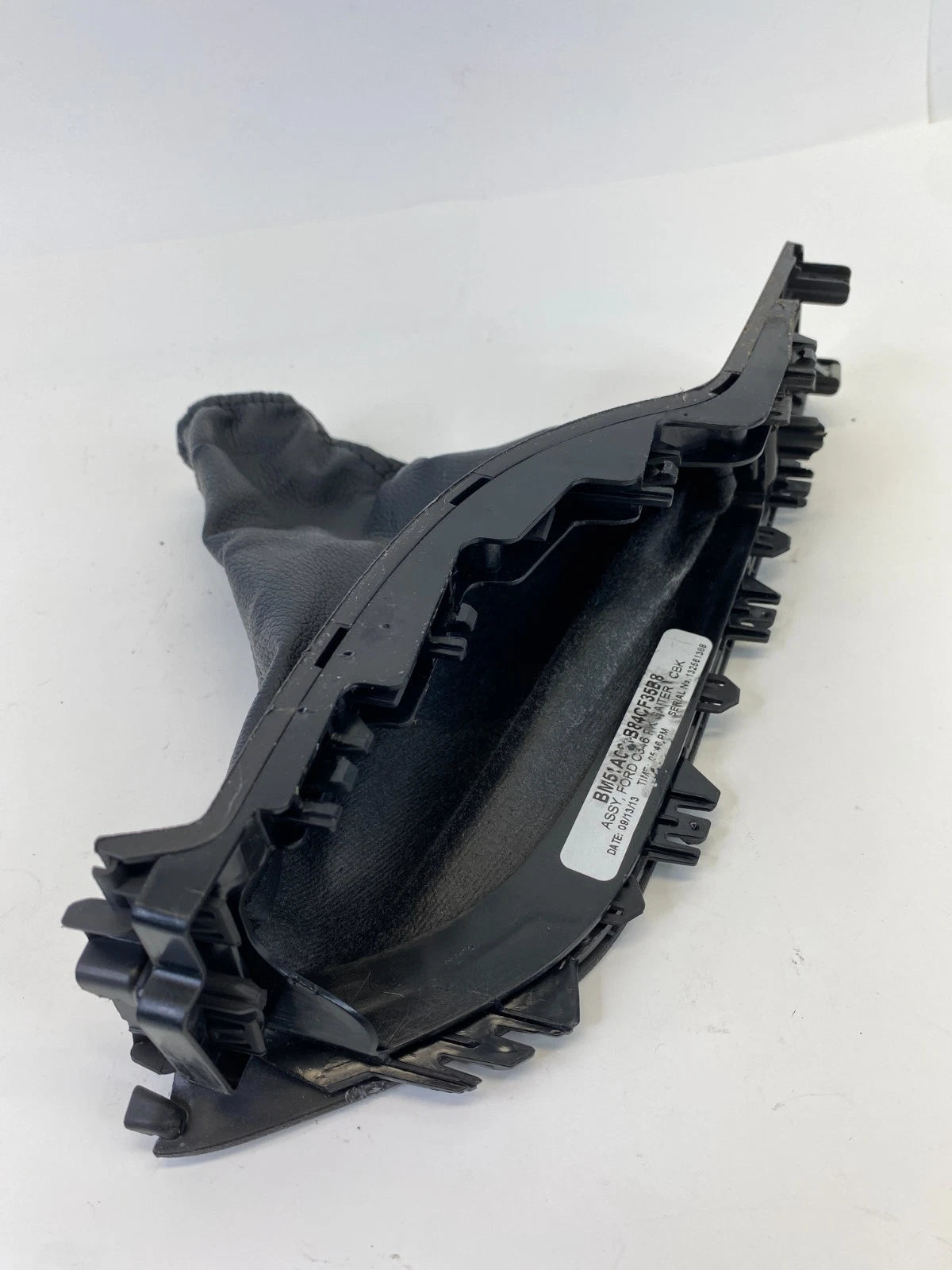 2012-2014 FORD FOCUS CONSOLE CENTER PARKING BRAKE HANDLE BOOT BM51-A061B84-C OEM