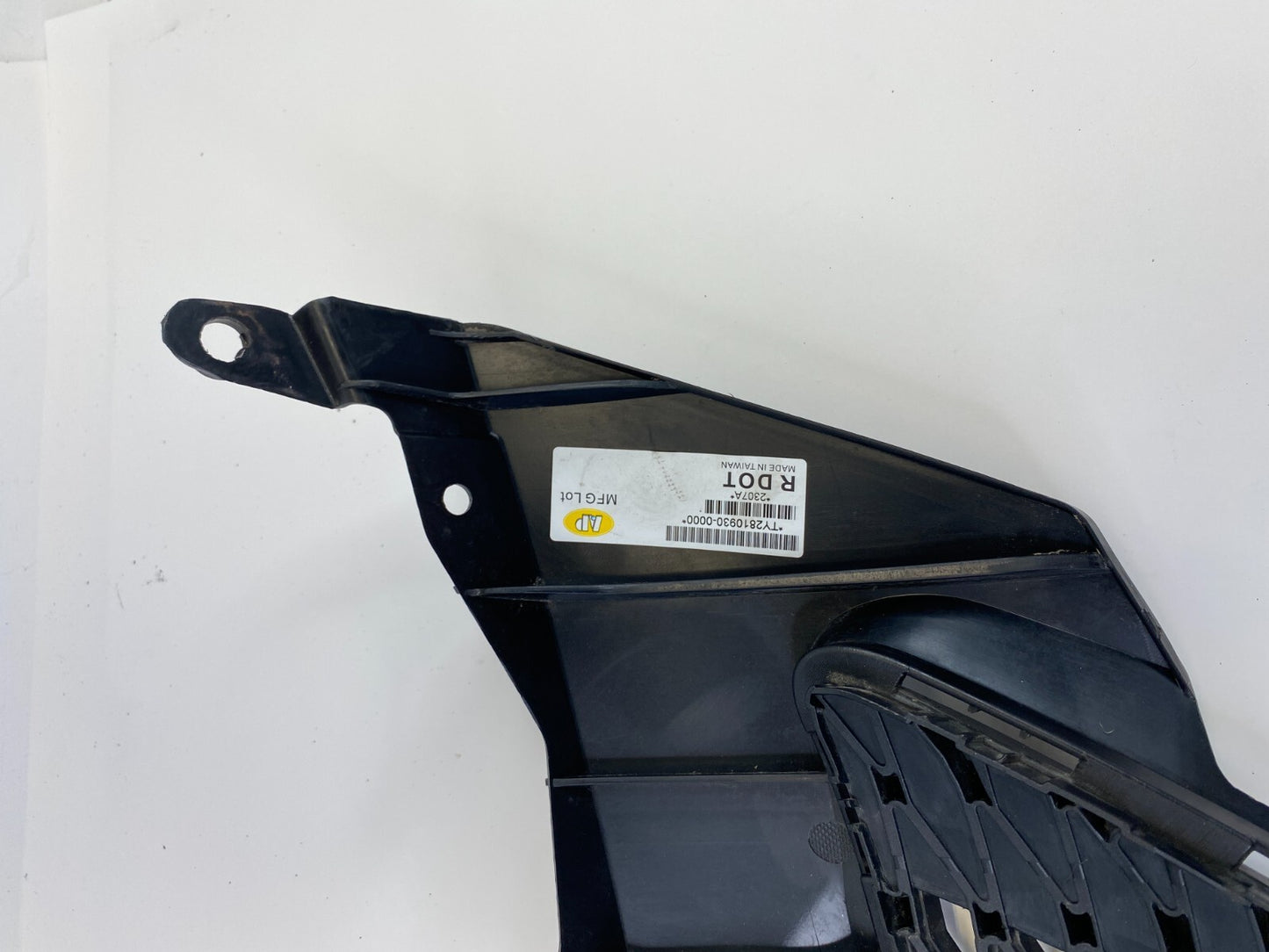 2009 2010 09 10 Toyota Corolla Front Upper Bumper Upper Grill Grille AFTERMARKET