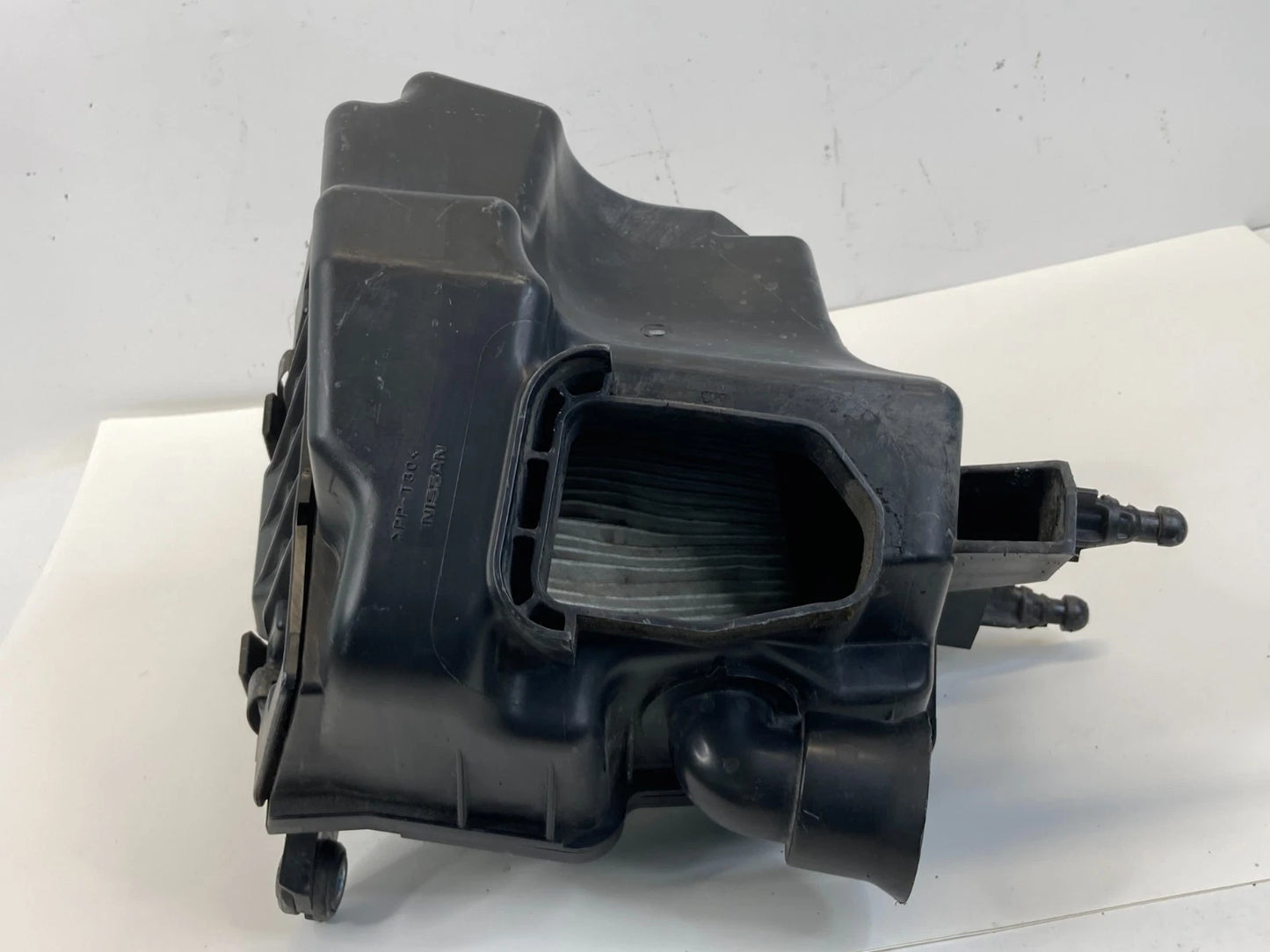 2008-2010 Infiniti G37 3.7L V6 Right Side Air Intake Cleaner Filter Box OEM