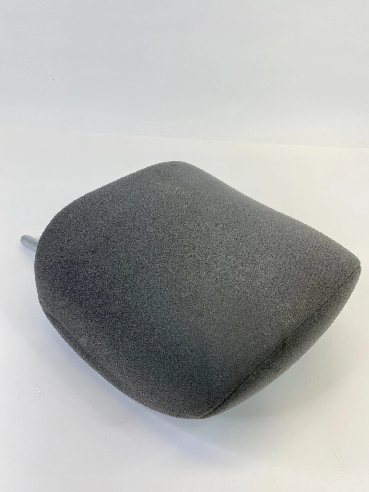 2010-2015 TOYOTA PRIUS FRONT LEFT DRIVER SIDE SEAT HEADREST HEAD REST OEM