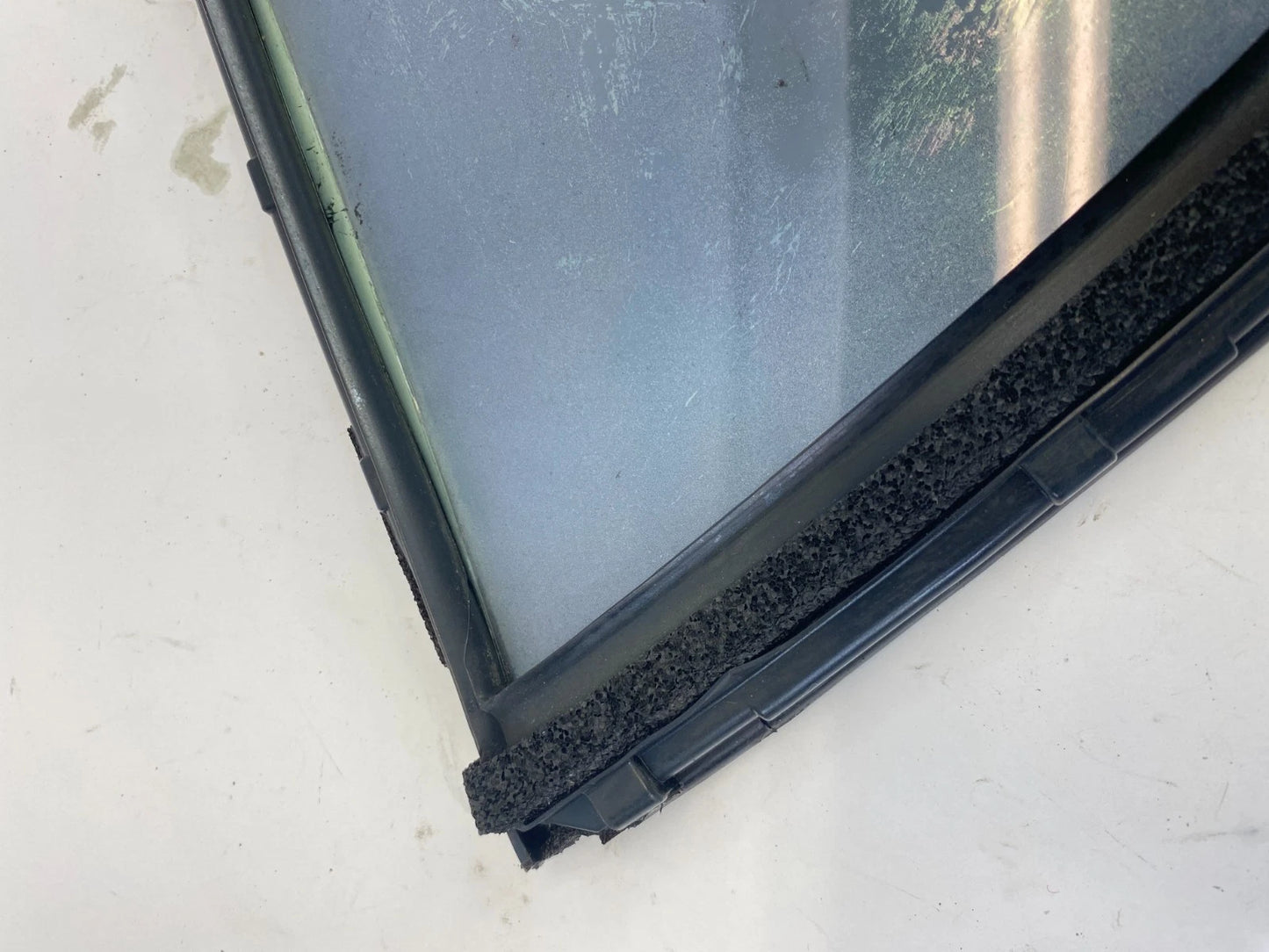2006-2014 LEXUS IS250 IS350 REAR LEFT DOOR QUARTER WINDOW GLASS 68189-53030 OEM