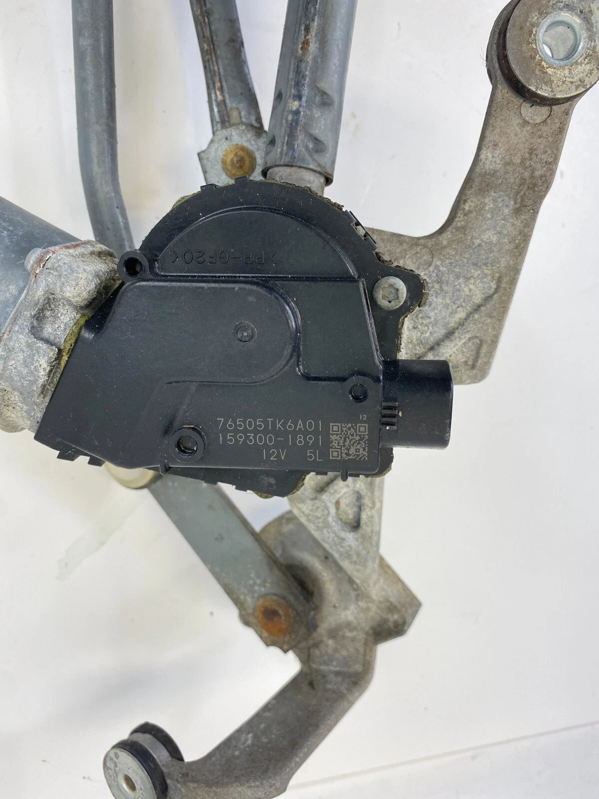 2009-2014 HONDA FIT FRONT WINDSHIELD WIPER MOTOR & LINKAGE ASSEMBLY 76505TK6A01