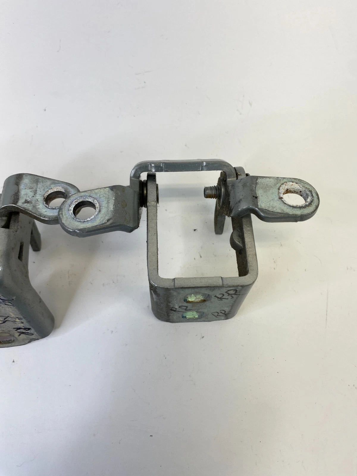 11-17 REGAL 10-16 LACROSSE REAR RIGHT SIDE DOOR UPPER & LOWER HINGE SET PAIR OEM