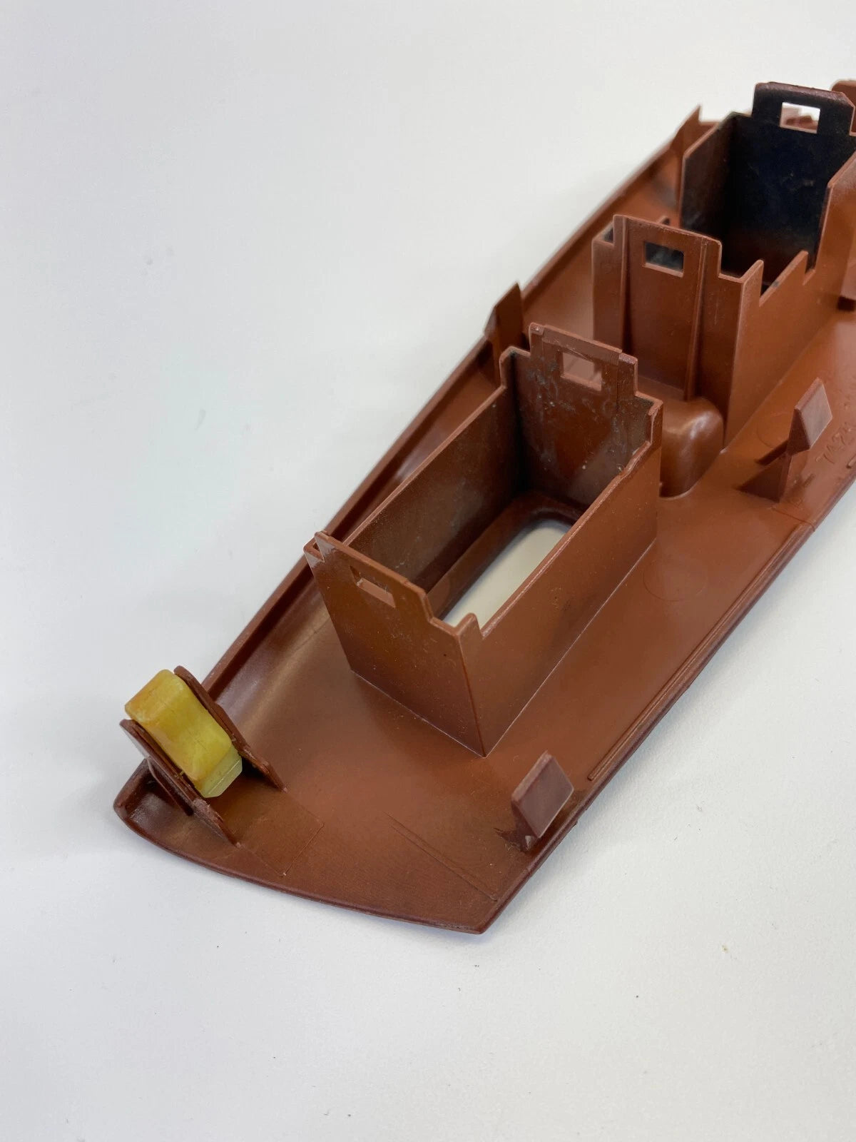 03-08 TOYOTA COROLLA FRONT RIGHT PASSENGER DOOR WINDOW SWITCH BEZEL 74231-02350