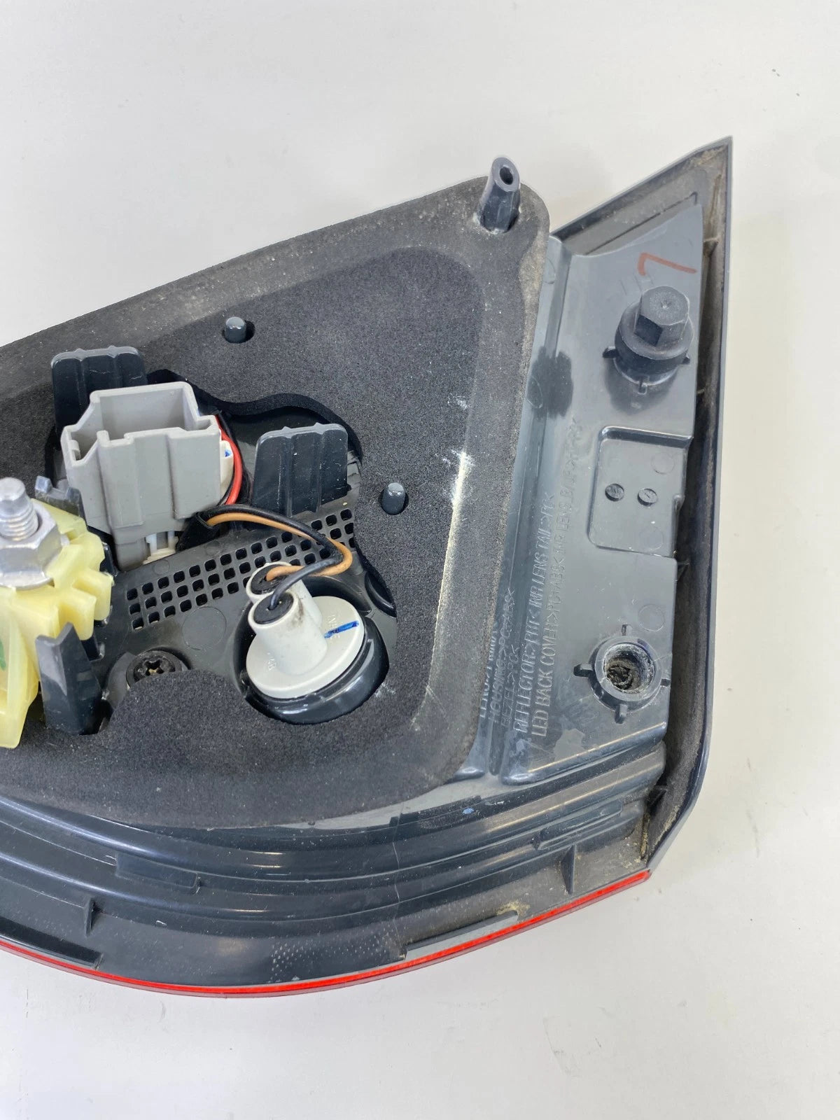 2015-2017 Chrysler 200 Sedan Rear Left Side Tail Light Taillight Inner Lamp OEM