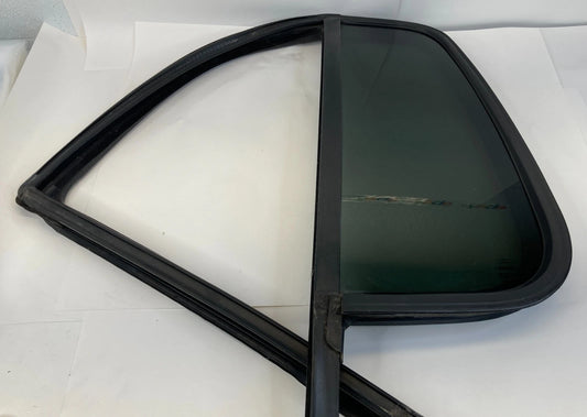 " 2002-2005 FORD EXPLORER REAR LEFT BACK DOOR QUARTER VENT WINDOW GLASS OEM"