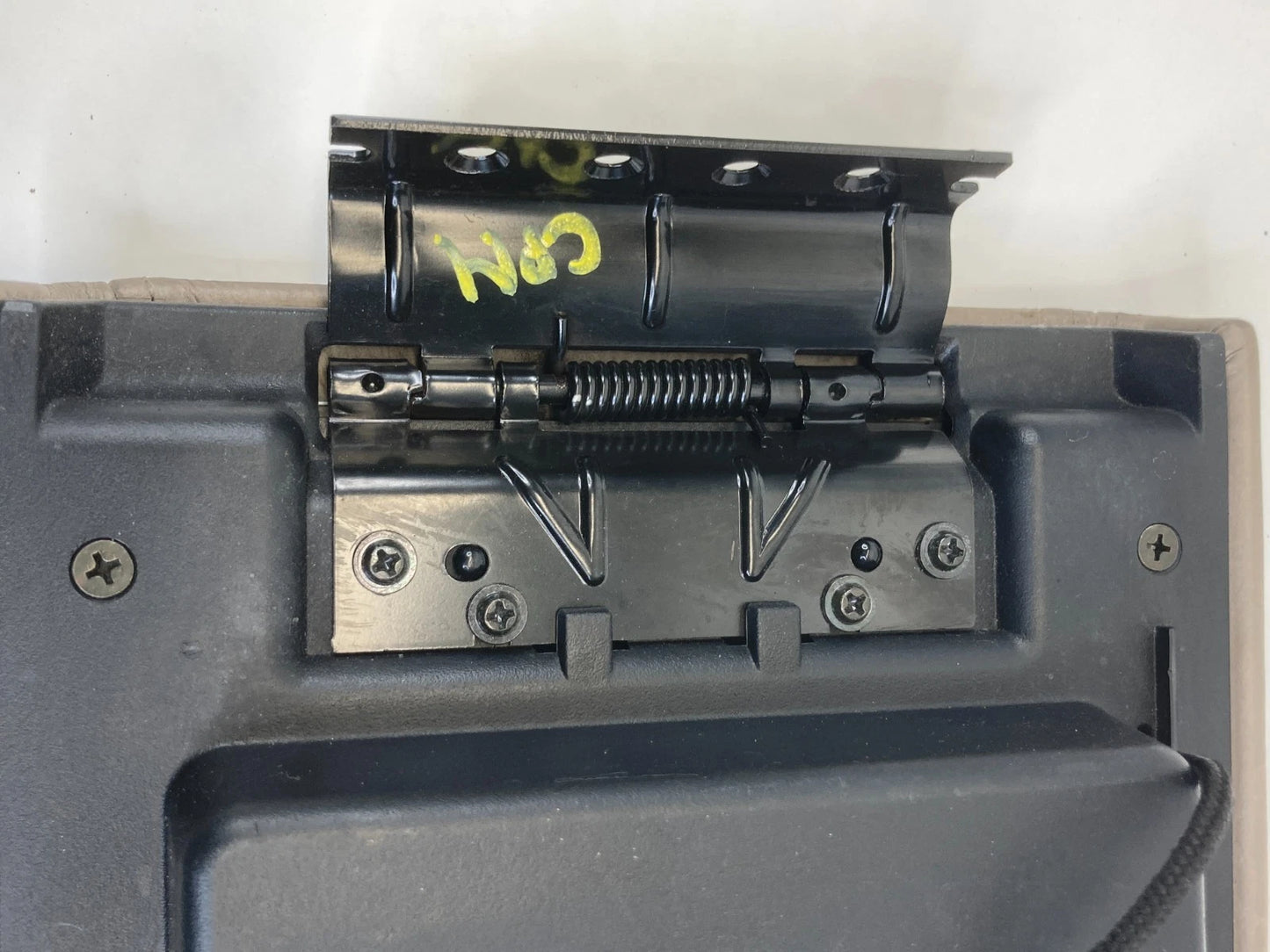2002 03 04 2005 FORD EXPLORER CENTER CONSOLE ARMREST ARM REST LID COVER OEM