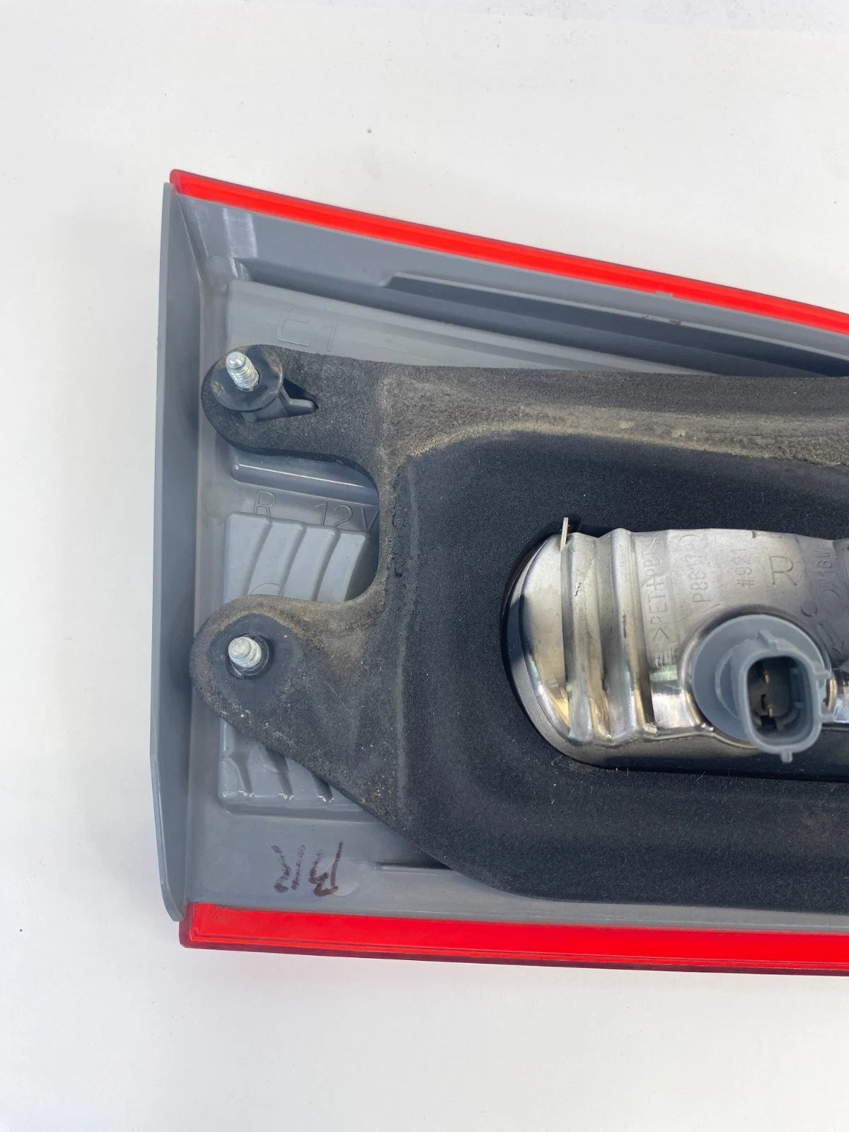 2011-2017 NISSAN QUEST RIGHT PASSENGER INNER TAIL LIGHT LIFTGATE LAMP OEM