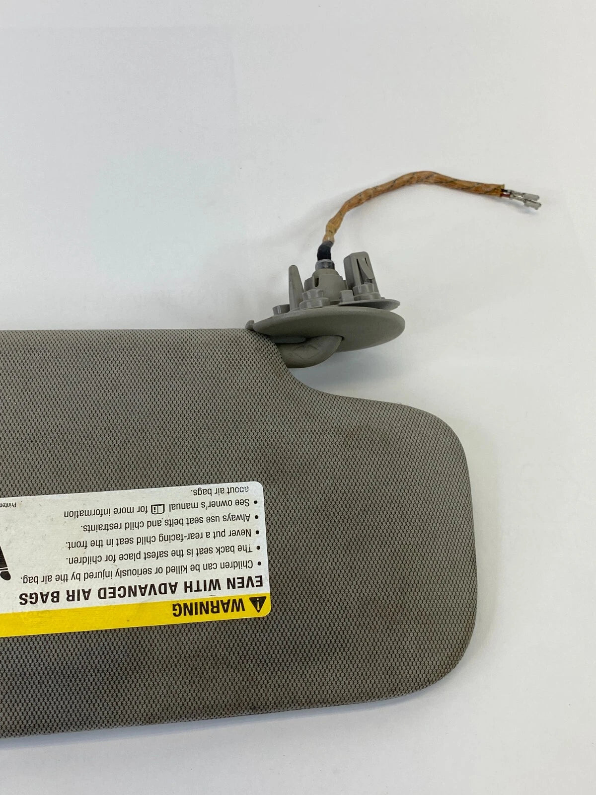 2013-2015 CHEVROLET MALIBU FRONT LEFT DRIVER SIDE SUNVISOR SUN VISOR ILLUMINATED