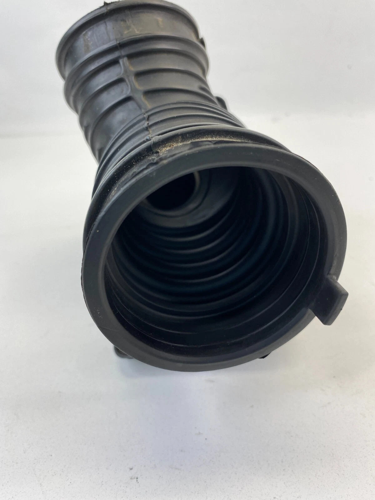 2014-2019 CHEVROLET IMPALA 2.5L AIR INTAKE DUCT HOSE UNIT OEM FACTORY 23113527