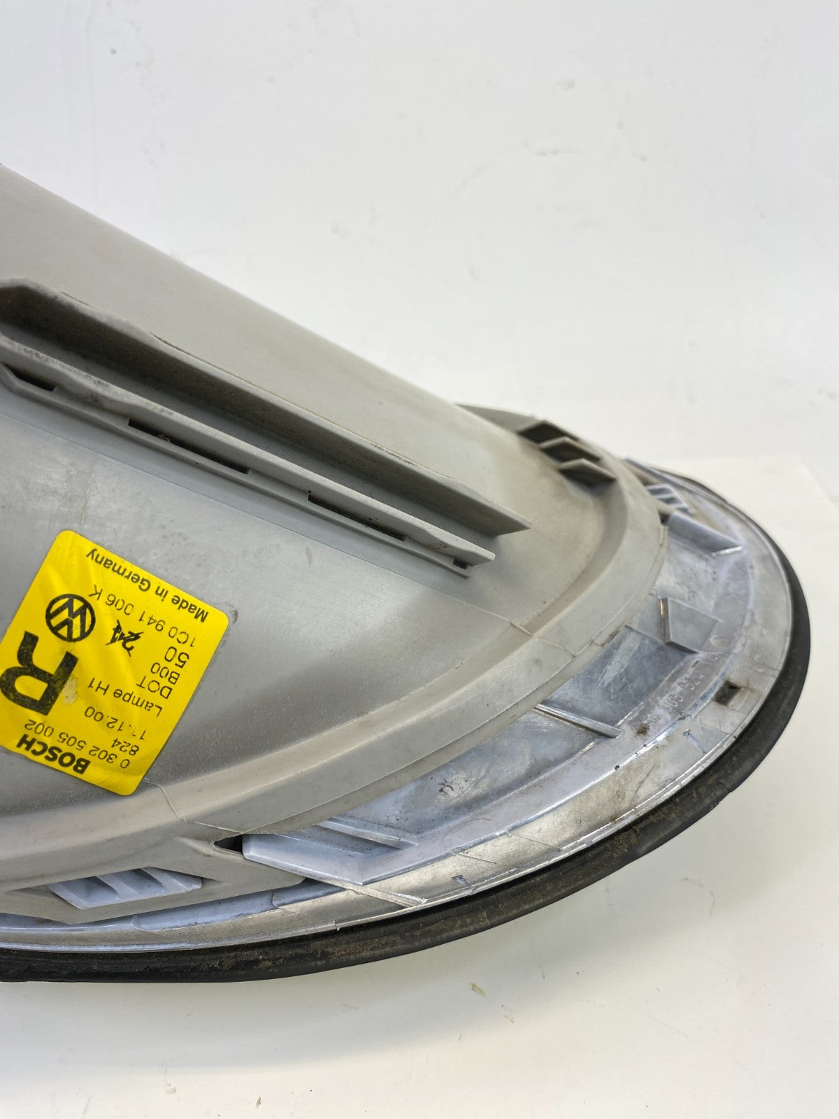 1998-2005 VW Volkswagen Beetle Front Right Headlight Headlamp 1C0-941-006K