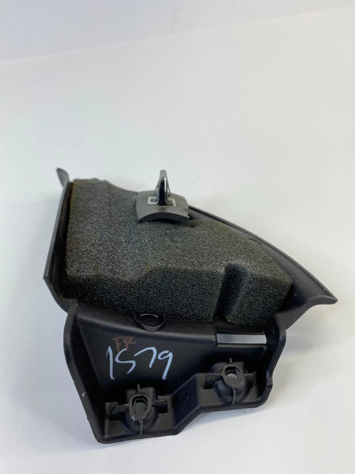 2009-2012 CHEVROLET TRAVERSE FRONT RIGHT INNER MIRROR CORNER COVER TRIM BEZEL