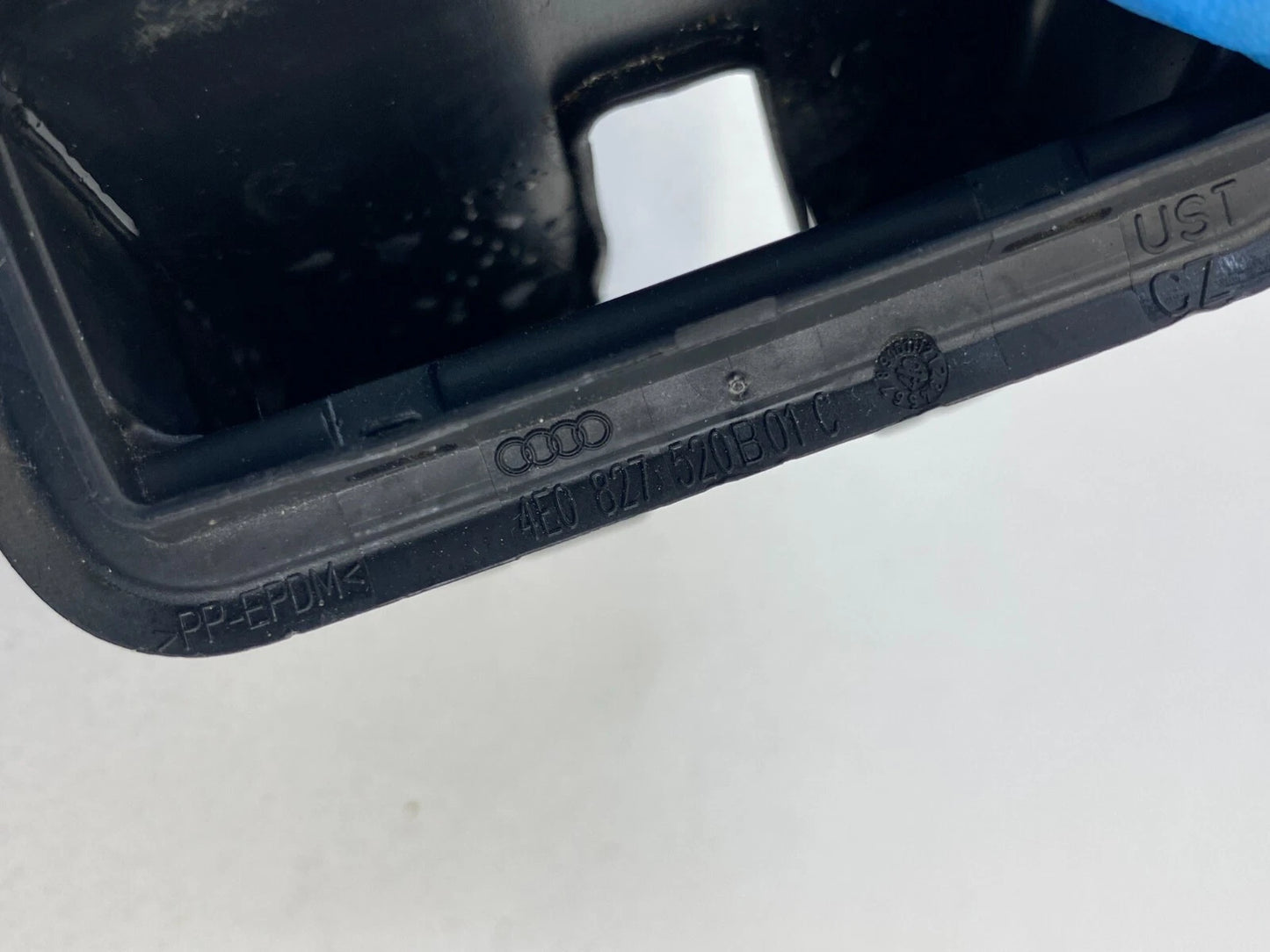 06-10 VOLKSWAGEN PASSAT SEDAN REAR TRUNK LOCK LATCH COVER TRIM 4E0827520B01C OEM
