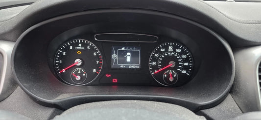 2016-2018 KIA SORENTO A/T INSTRUMENT CLUSTER SPEEDOMETER GAUGES 139.624 MILES