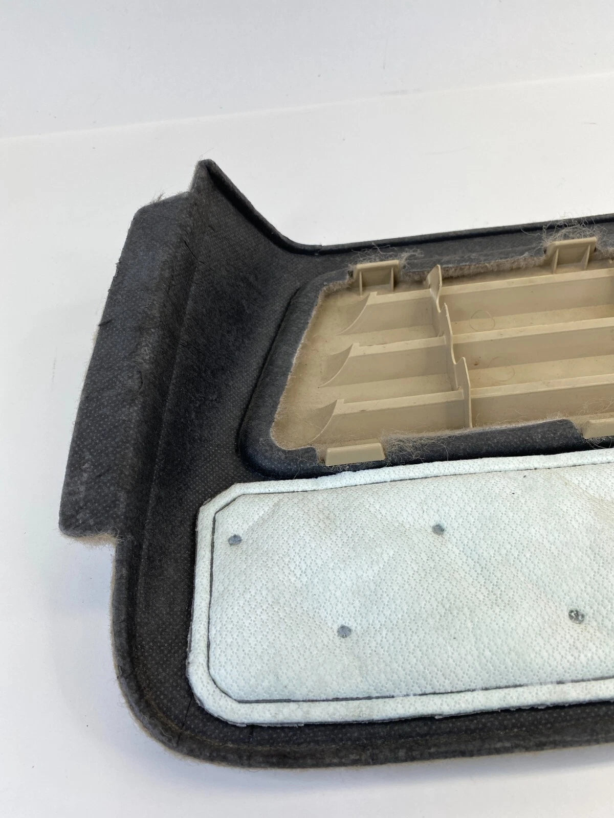 08-13 BUICK ENCLAVE INNER REAR LEFT QUARTER PANEL PRESSURE RELIEF VENT 15858033