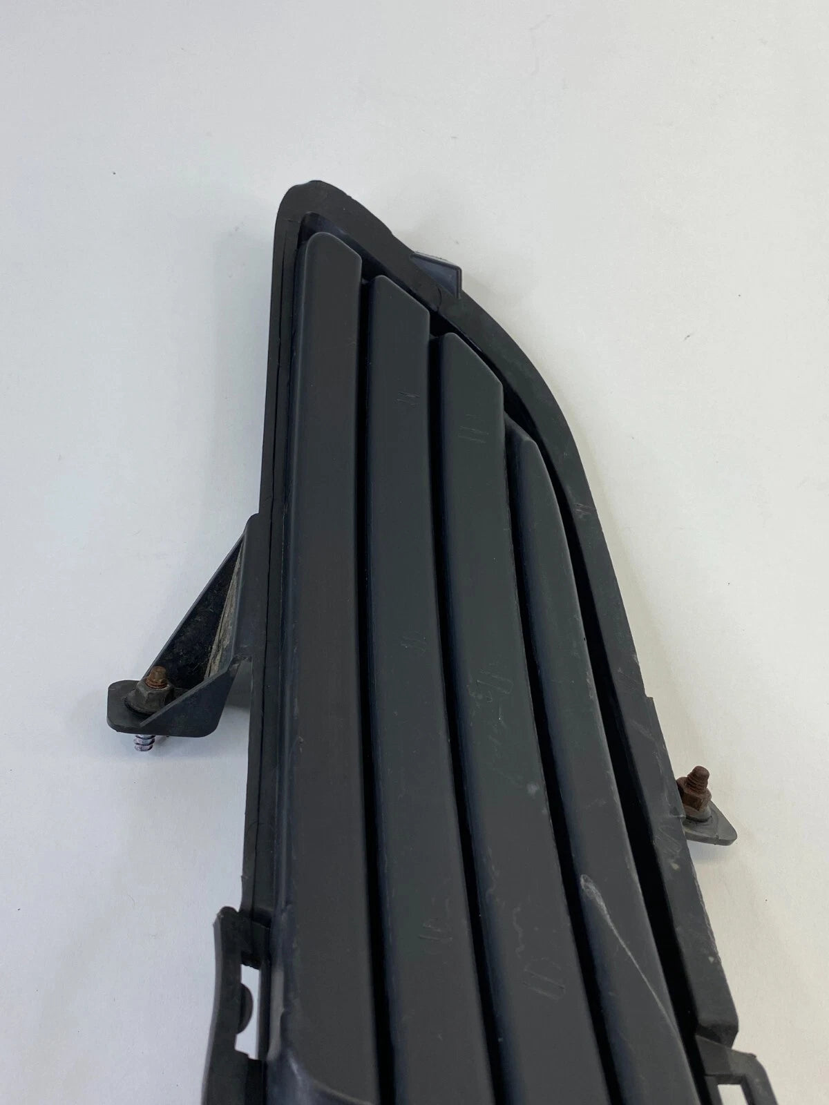 2006-2008 HYUNDAI SONATA FRONT BUMPER RIGHT FOG GRILLE HOLE COVER 86513-3K000