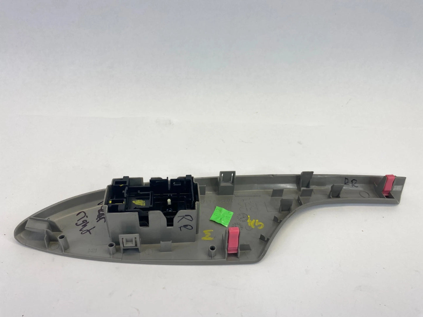 2009-2013 TOYOTA COROLLA REAR RIGHT SIDE DOOR WINDOW CONTROL SWITCH 74271-02250