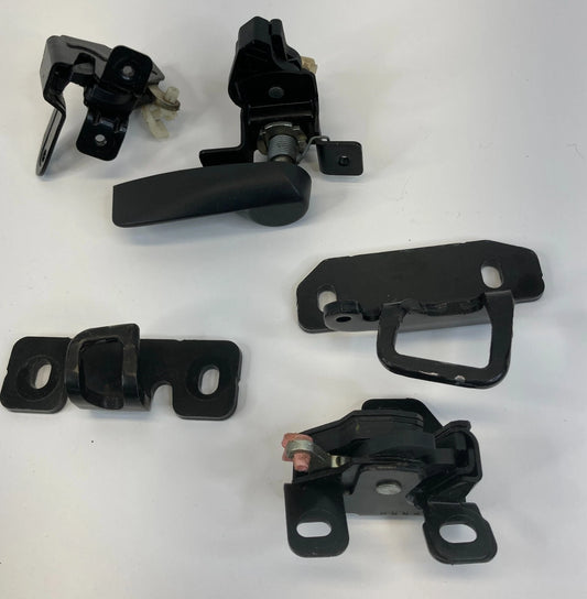 2004-2012 CHEVROLET COLORADO RR UPPER LOWER DOOR LATCH W/ STRIKERS 15044830 OEM