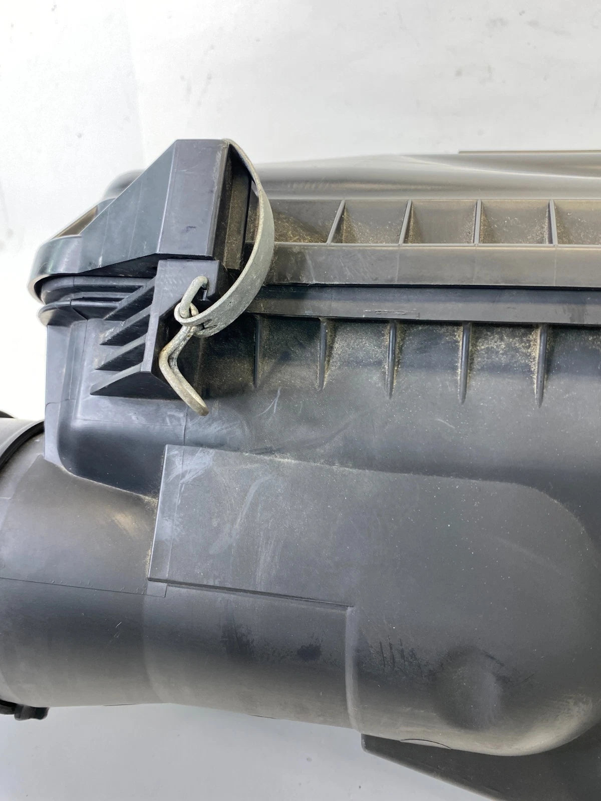 2005-2023 TOYOTA TACOMA 2.7L AIR INTAKE FILTER BOX ASSEMBLY 17705-0C120 OEM