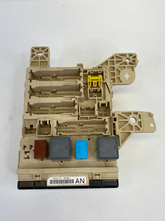 2004-2006 TOYOTA SIENNA 3.3 CABIN INNER DASH FUSE BOX RELAY JUNCTION BLOCK OEM
