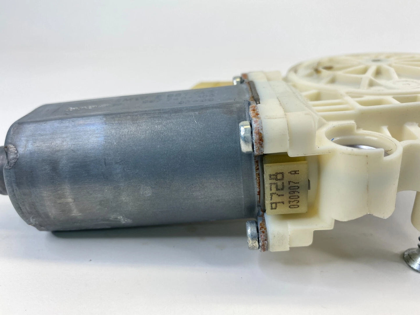 06 07 08 09 10 BMW 550I FRONT RIGHT SIDE DOOR POWER WINDOW MOTOR 0130821458 OEM