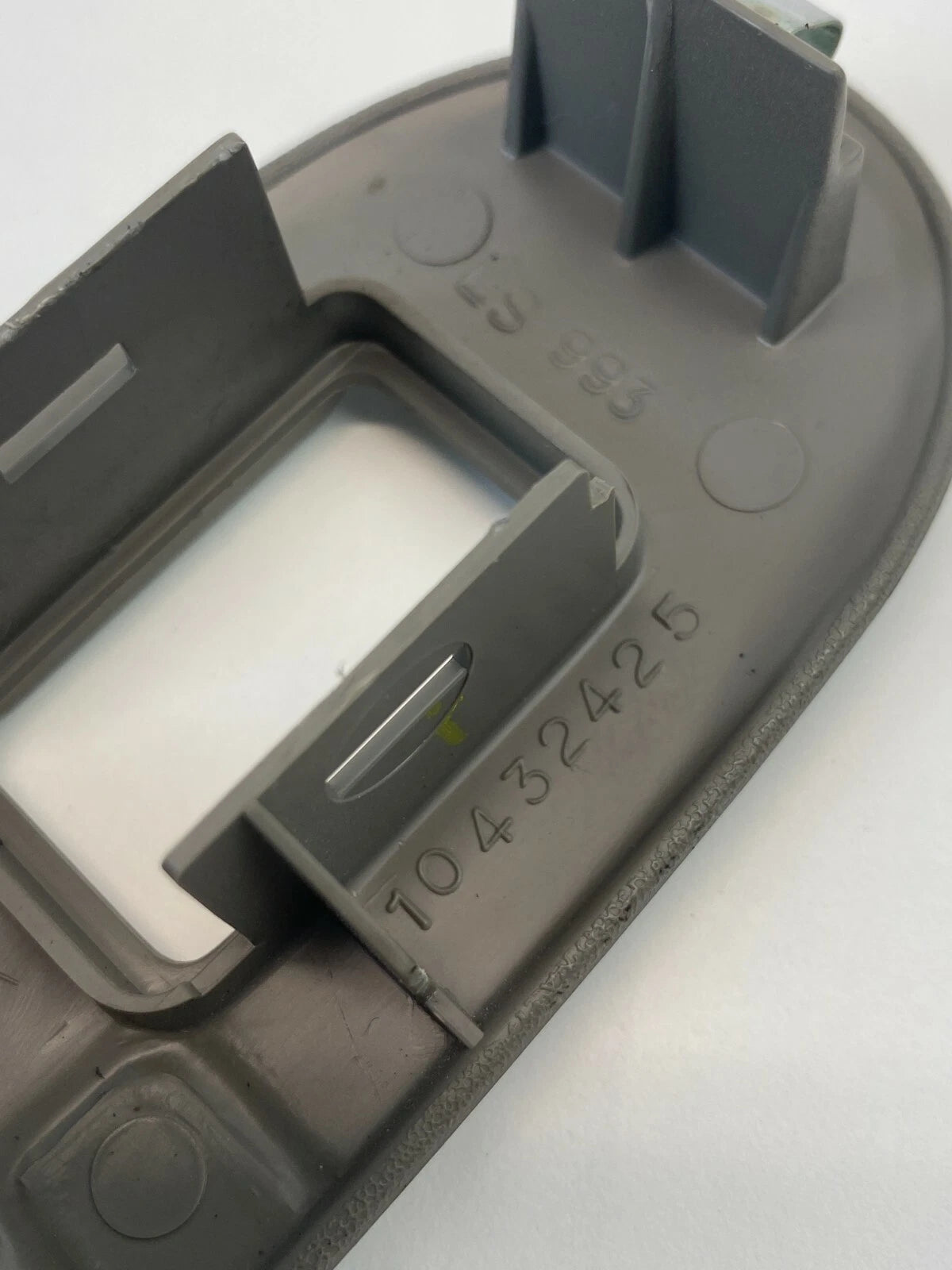 2000-2005 CHEVROLET IMPALA REAR LEFT SIDE DOOR POWER WINDOW SWITCH BEZEL