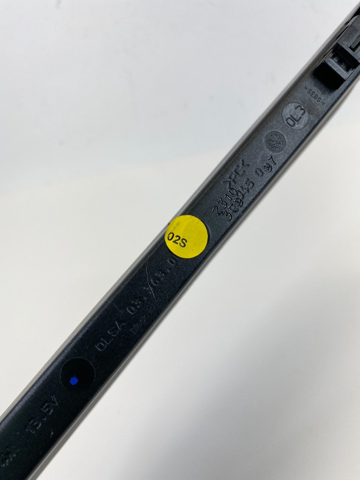 09-17 Volkswagen CC Rear Third Brake Stop Light Lamp High Mount 3C8-945-087 OEM