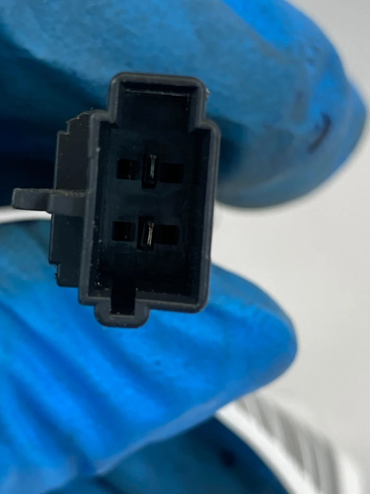 2010-2017 GMC TERRAIN FRONT CENTER CONSOLE STORAGE COMPARTMENT BIN 20922732 OEM