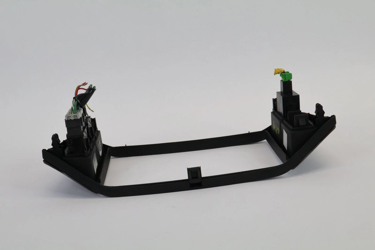 2003-2005 HONDA PILOT CENTER DASH RADIO TRIM BEZEL HAZARD & VTM SWITCH WOOD OEM