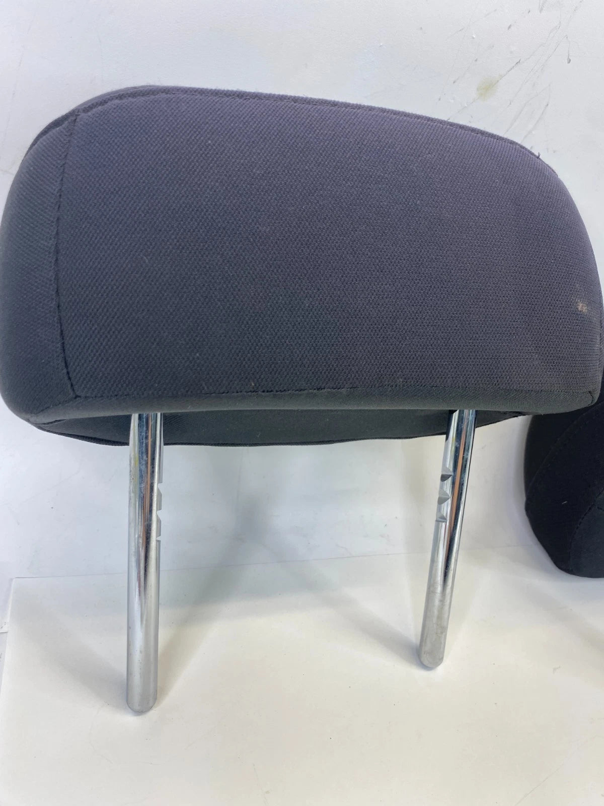 2015-2017 CHRYSLER 200 REAR LEFT & RIGHT & MIDDLE SEAT HEADREST HEAD REST OEM
