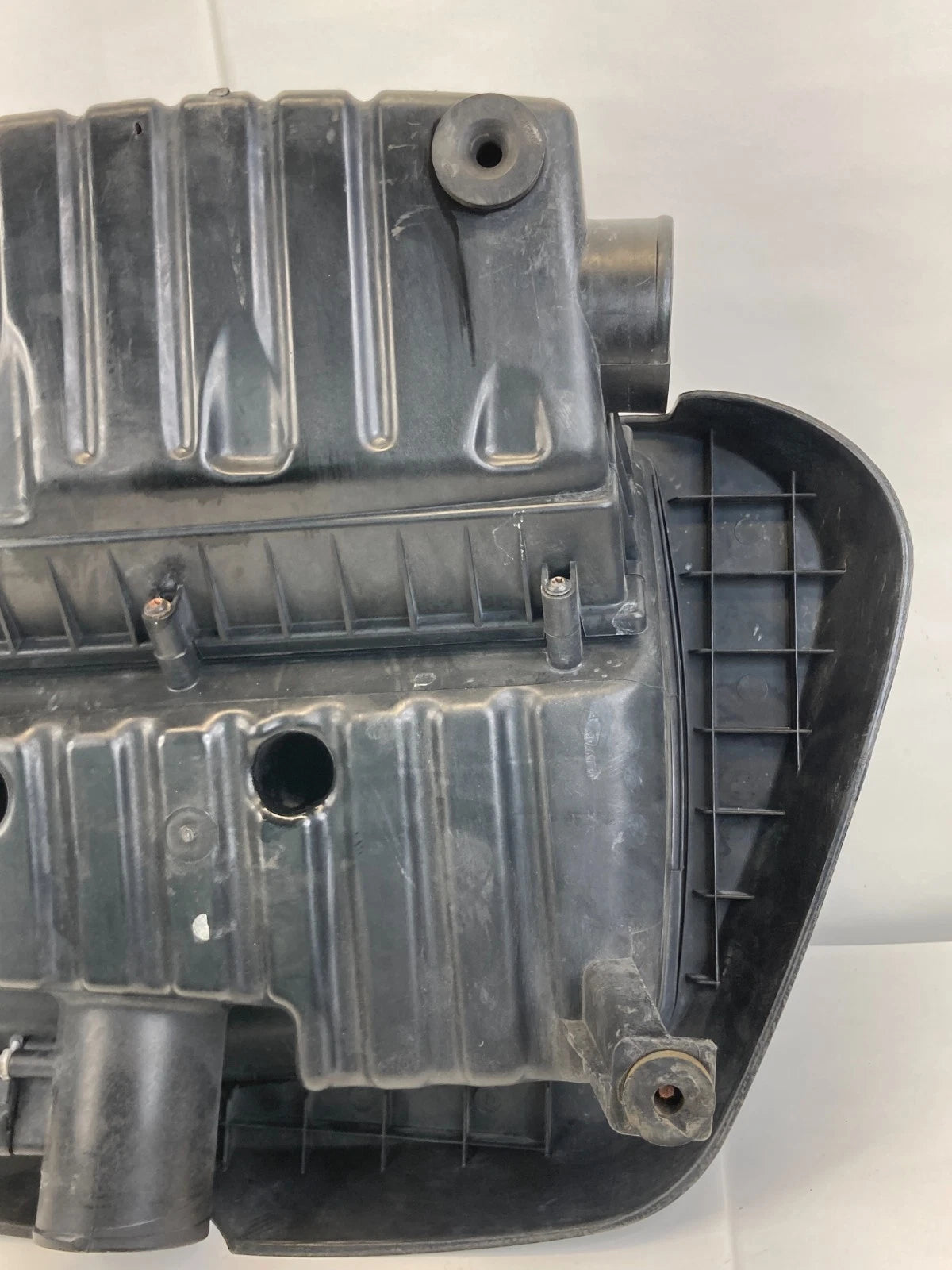 2006-2011 CHEVROLET HHR AIR CLEANER INTAKE FILTER BOX UPPER COVER OEM 15865791