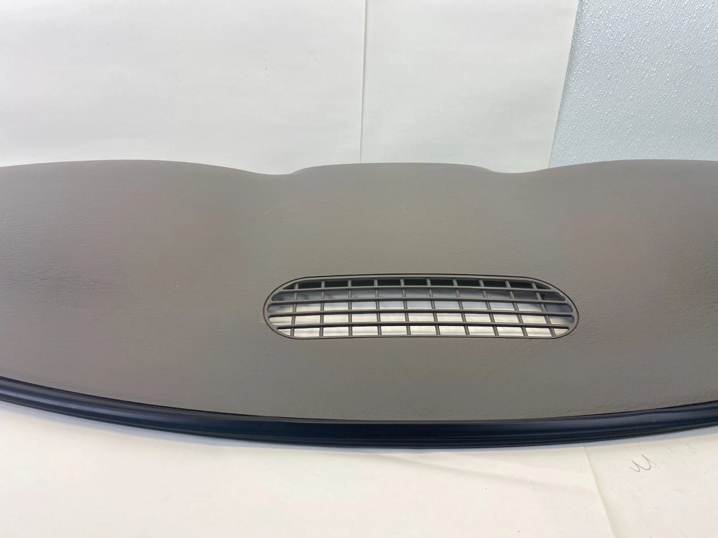 2001-2005 CHRYSLER PT CRUISER UPPER DASHBOARD PAD DASH PANEL COVER SD30TRMAC OEM